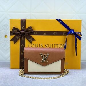 <AUTHENTIC>Louis Vuitton LV Pont 9 Soft Chain Wallet